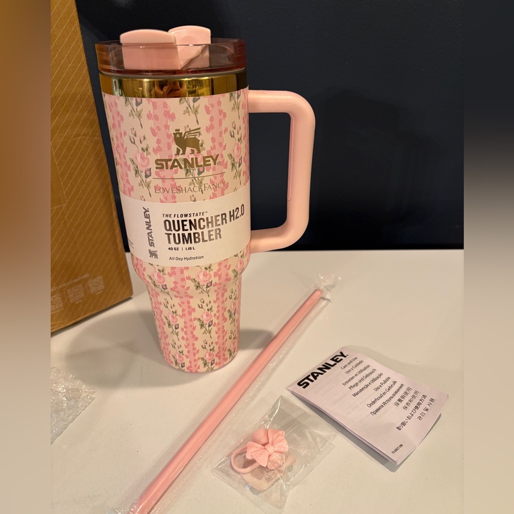 Stanley Love Shack Fancy - 40 oz - The Flow State Quencher H2.0 Tumbler